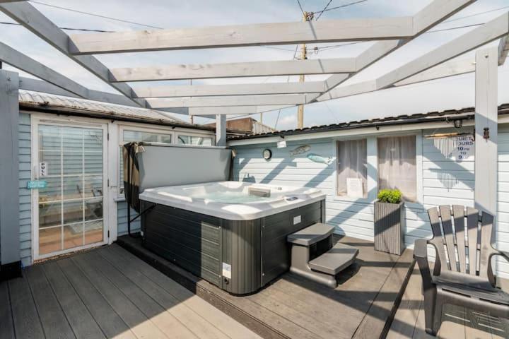 Dog Friendly Cottage 2 Mins To Beach With Hot Tub And Zappi Ev Lessingham Dış mekan fotoğraf